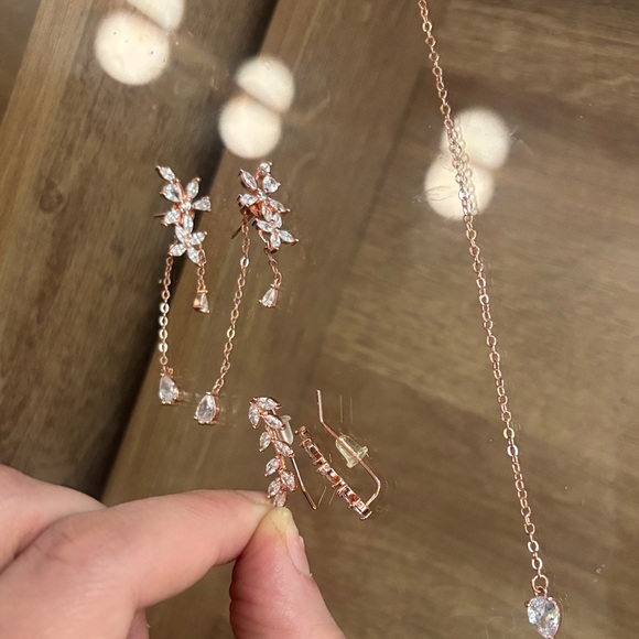 Rose Gold Accessory Set - Picture 6 of 6